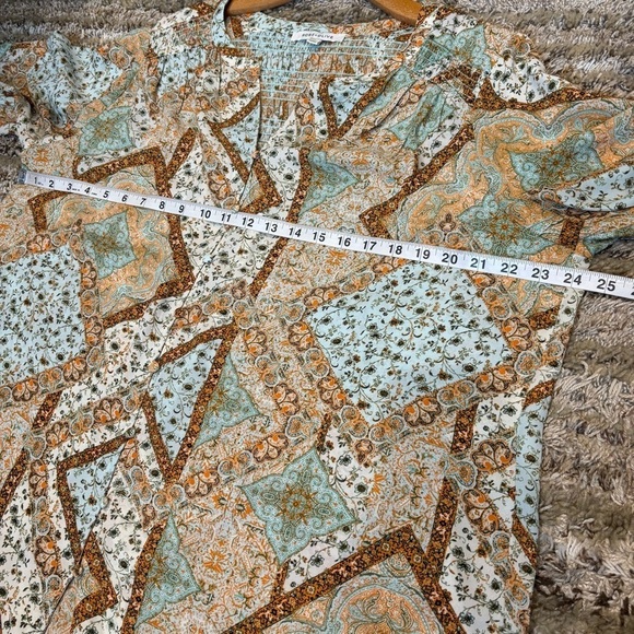 Rose and Olive 1X Top Tunic V Neck Button Down Smocking Boho - Picture 8 of 10